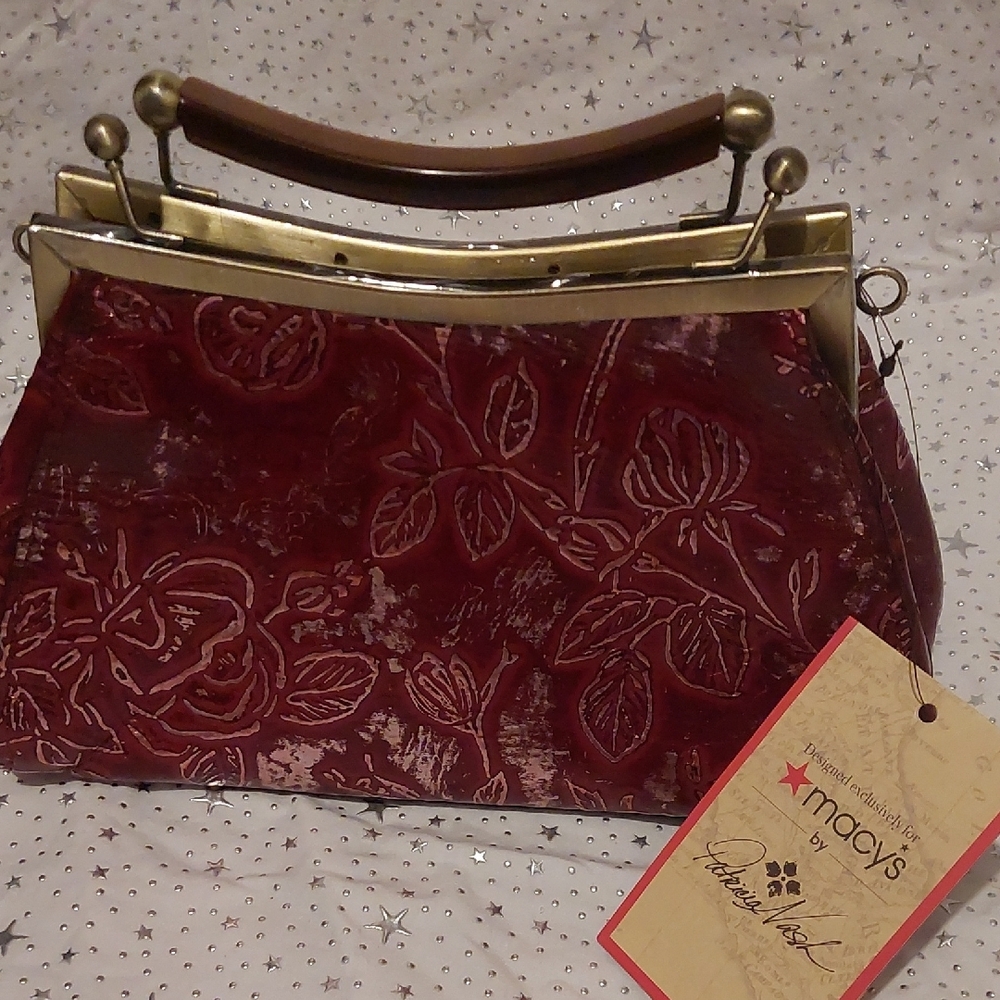 Patricia Nash Red Shoulder Bag with Floral Embossed Design - Picture 3 of 9